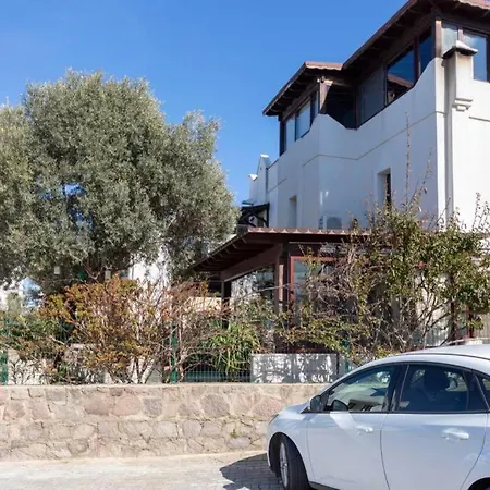 3 Bedroom Villa In Bodrum Guendogan With Private Beach